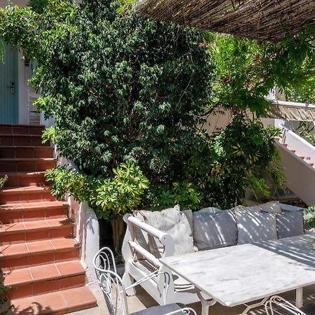 Odyssey Suites Poros Town Eksteriør bilde