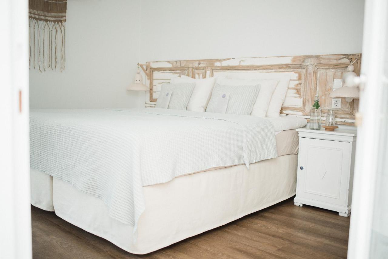 Odyssey Suites Poros Town Eksteriør bilde