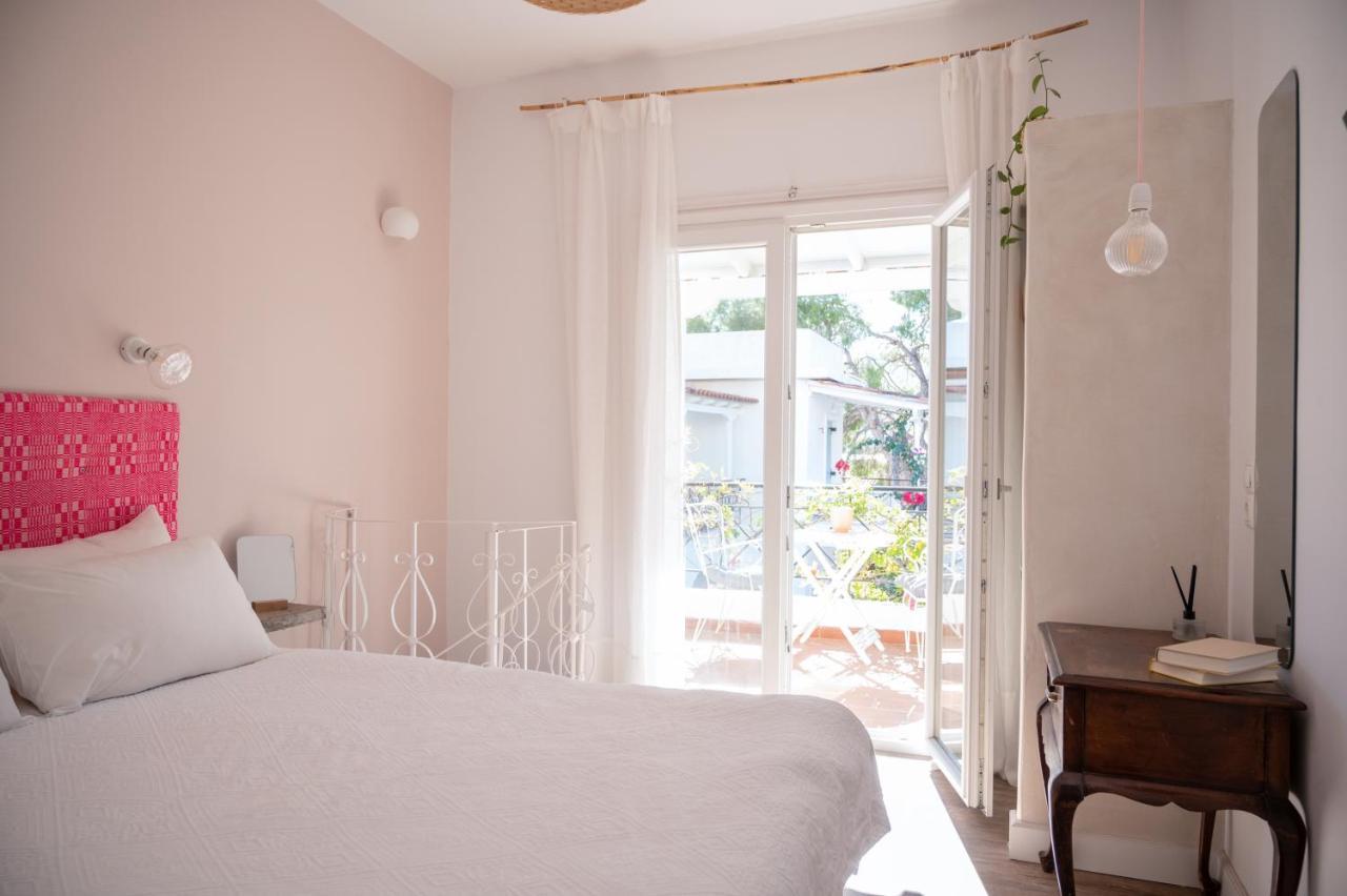 Odyssey Suites Poros Town Eksteriør bilde
