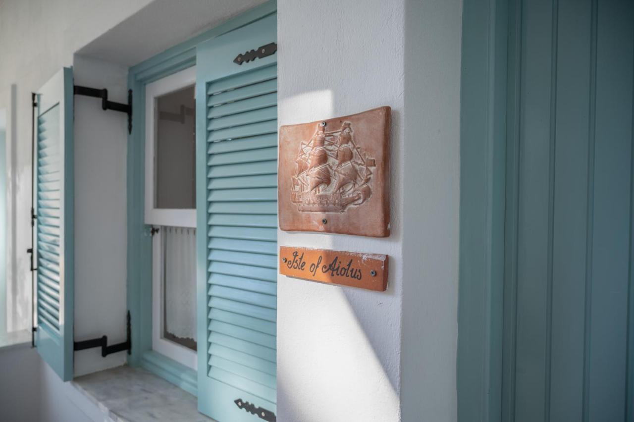 Odyssey Suites Poros Town Eksteriør bilde