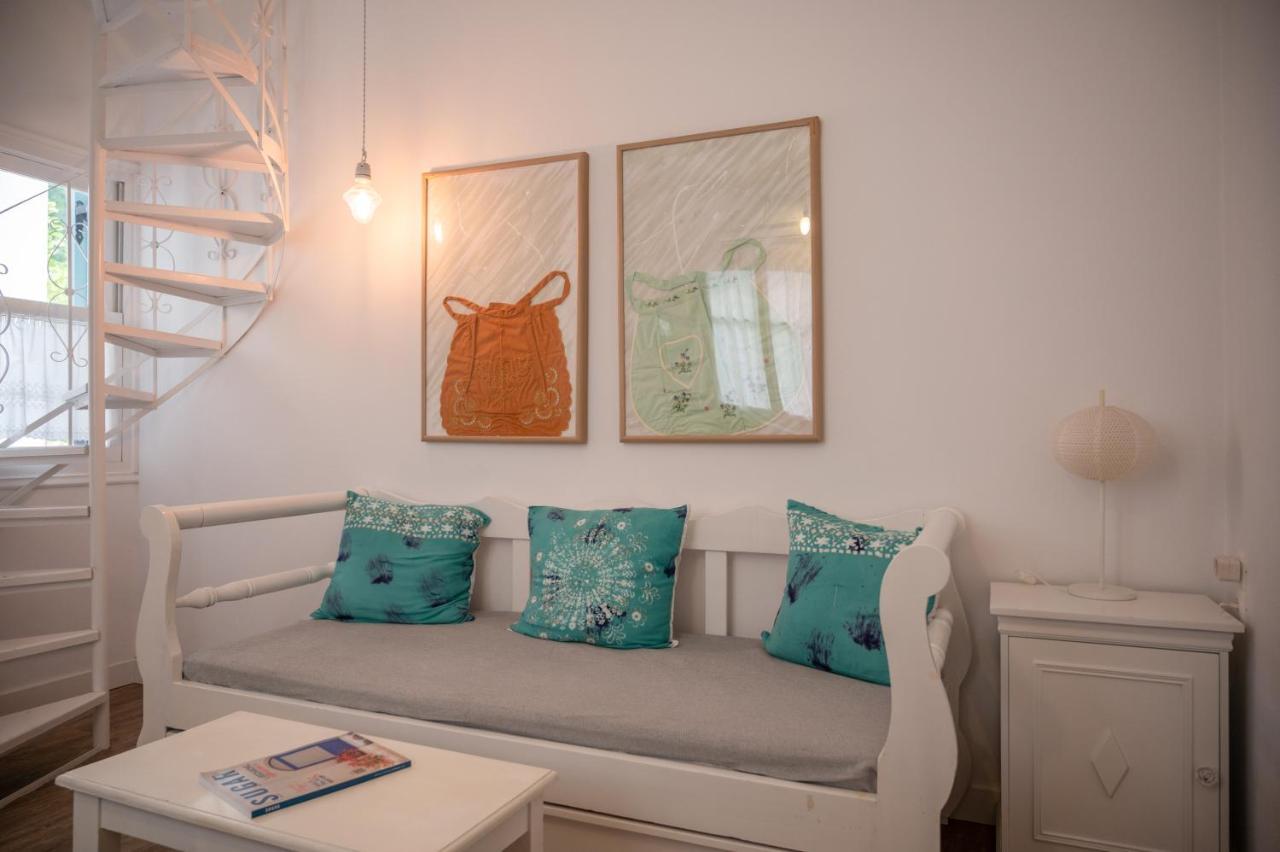 Odyssey Suites Poros Town Eksteriør bilde