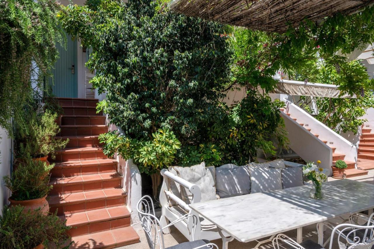 Odyssey Suites Poros Town Eksteriør bilde