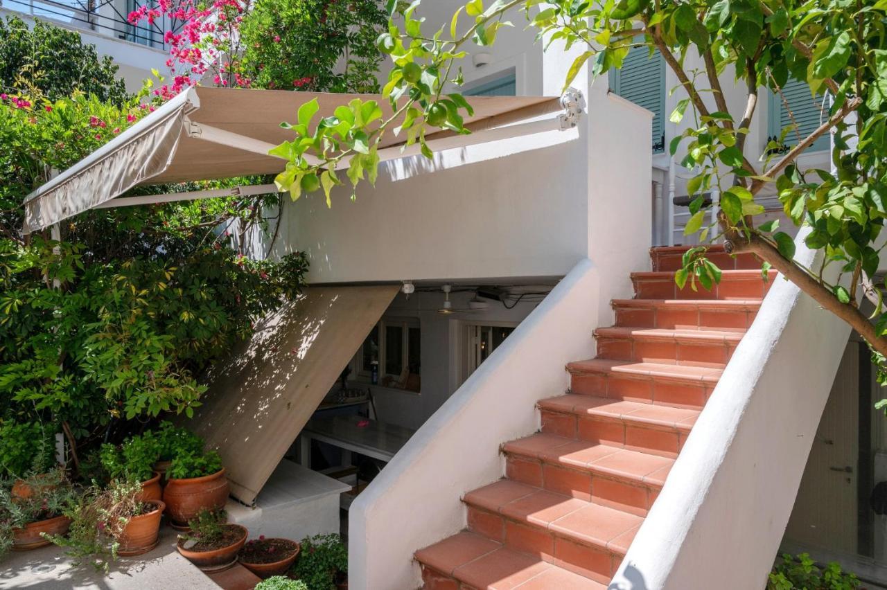 Odyssey Suites Poros Town Eksteriør bilde