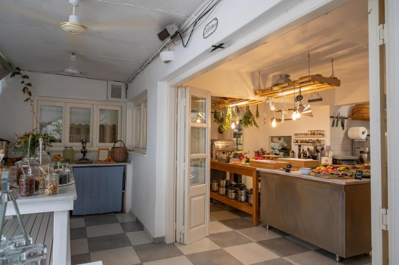 Odyssey Suites Poros Town Eksteriør bilde