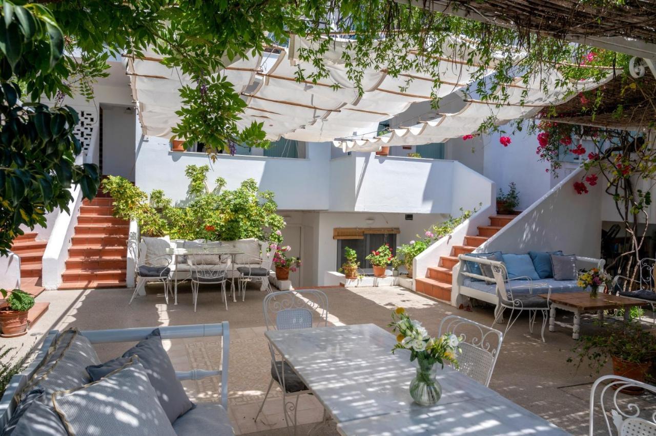 Odyssey Suites Poros Town Eksteriør bilde