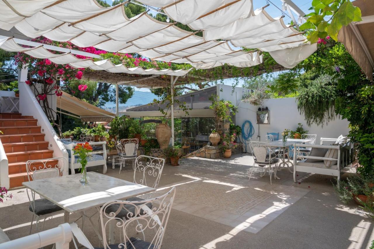Odyssey Suites Poros Town Eksteriør bilde