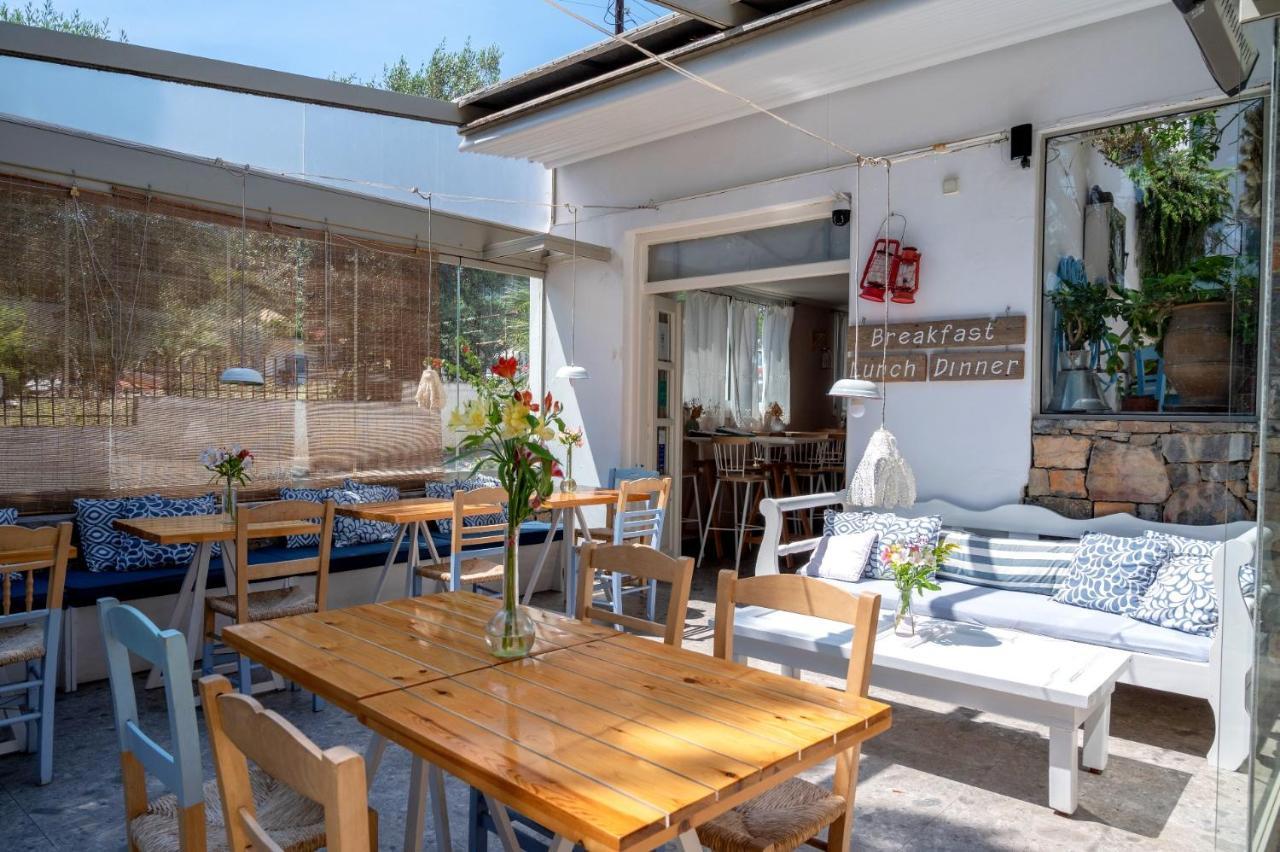 Odyssey Suites Poros Town Eksteriør bilde