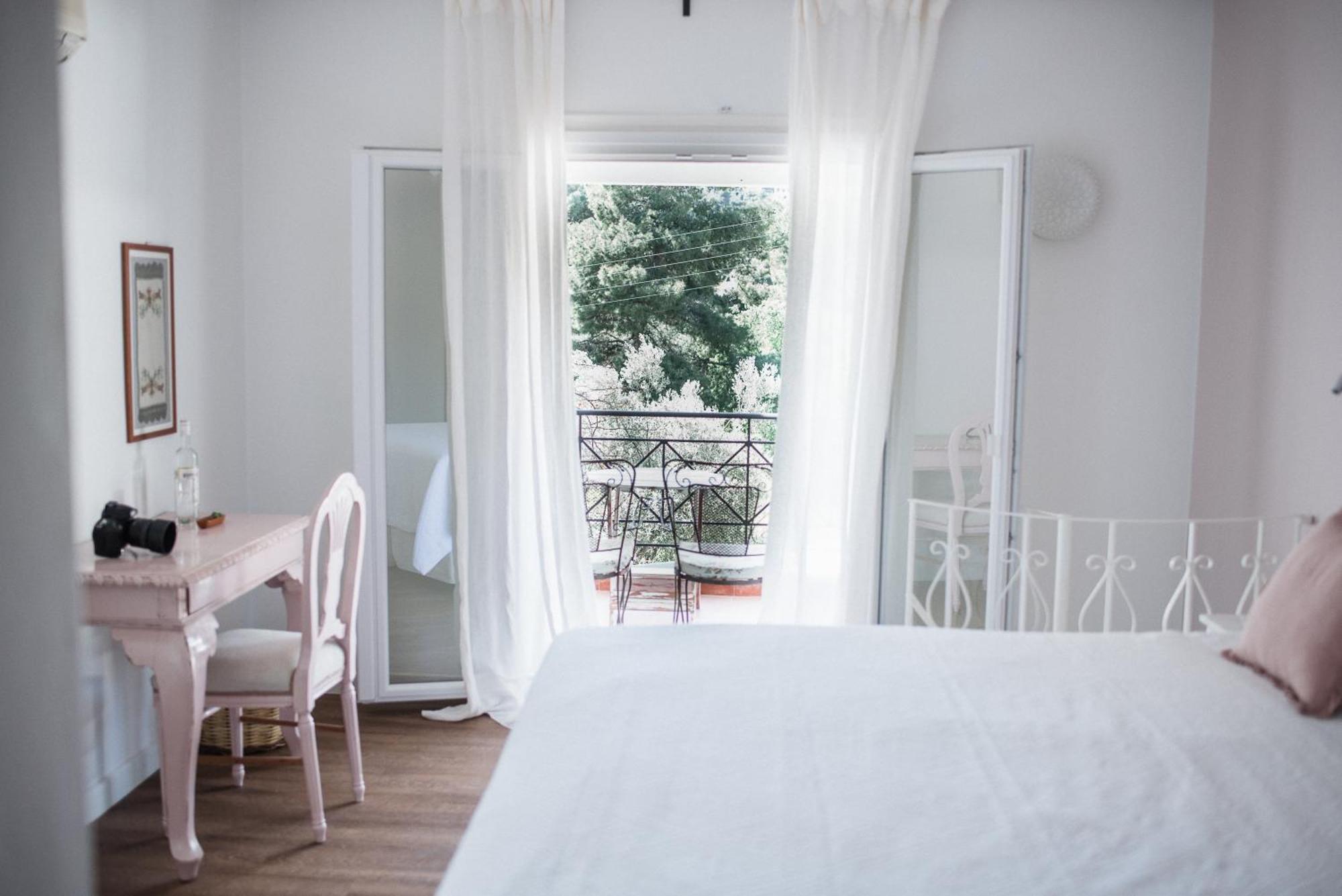 Odyssey Suites Poros Town Eksteriør bilde
