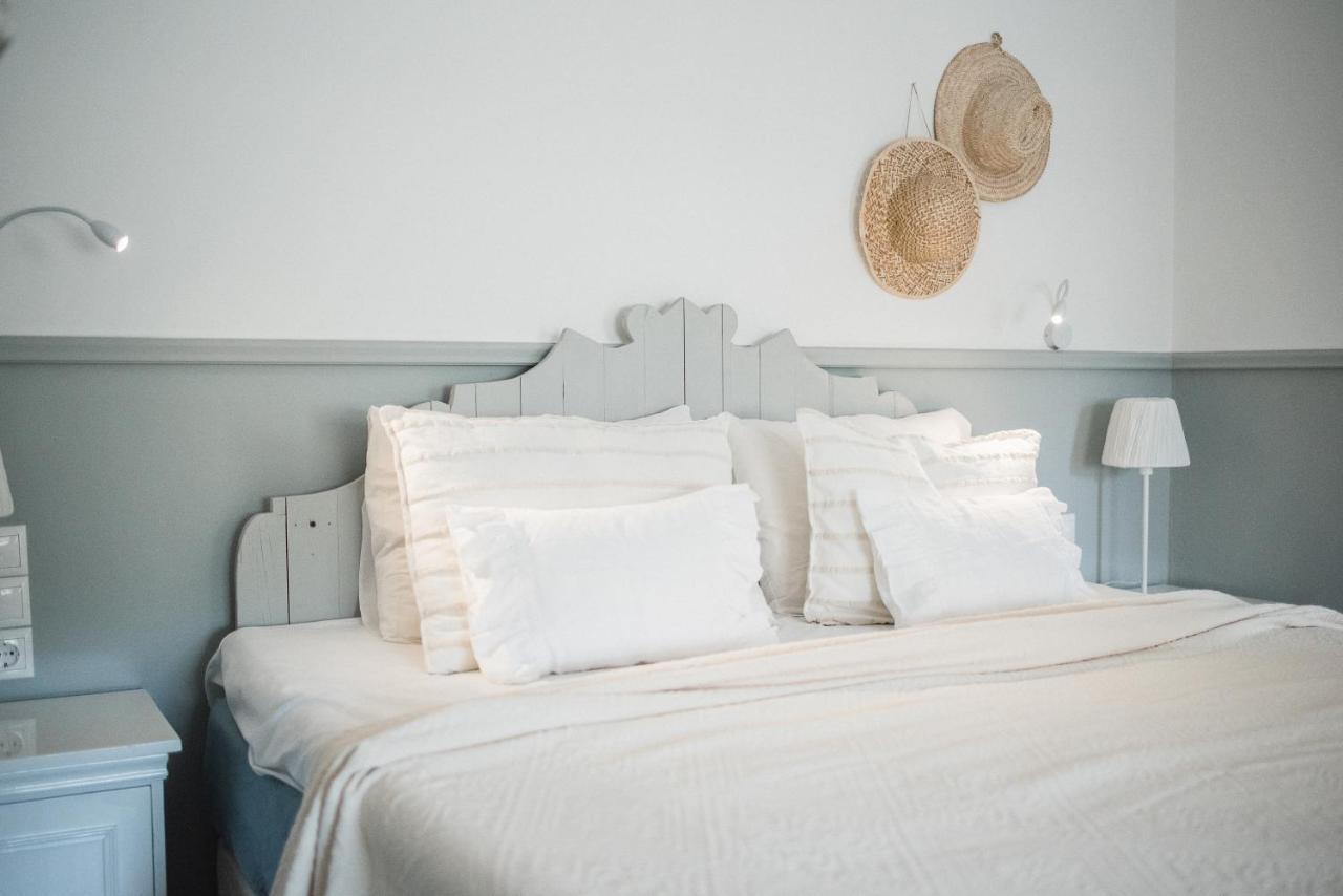 Odyssey Suites Poros Town Eksteriør bilde