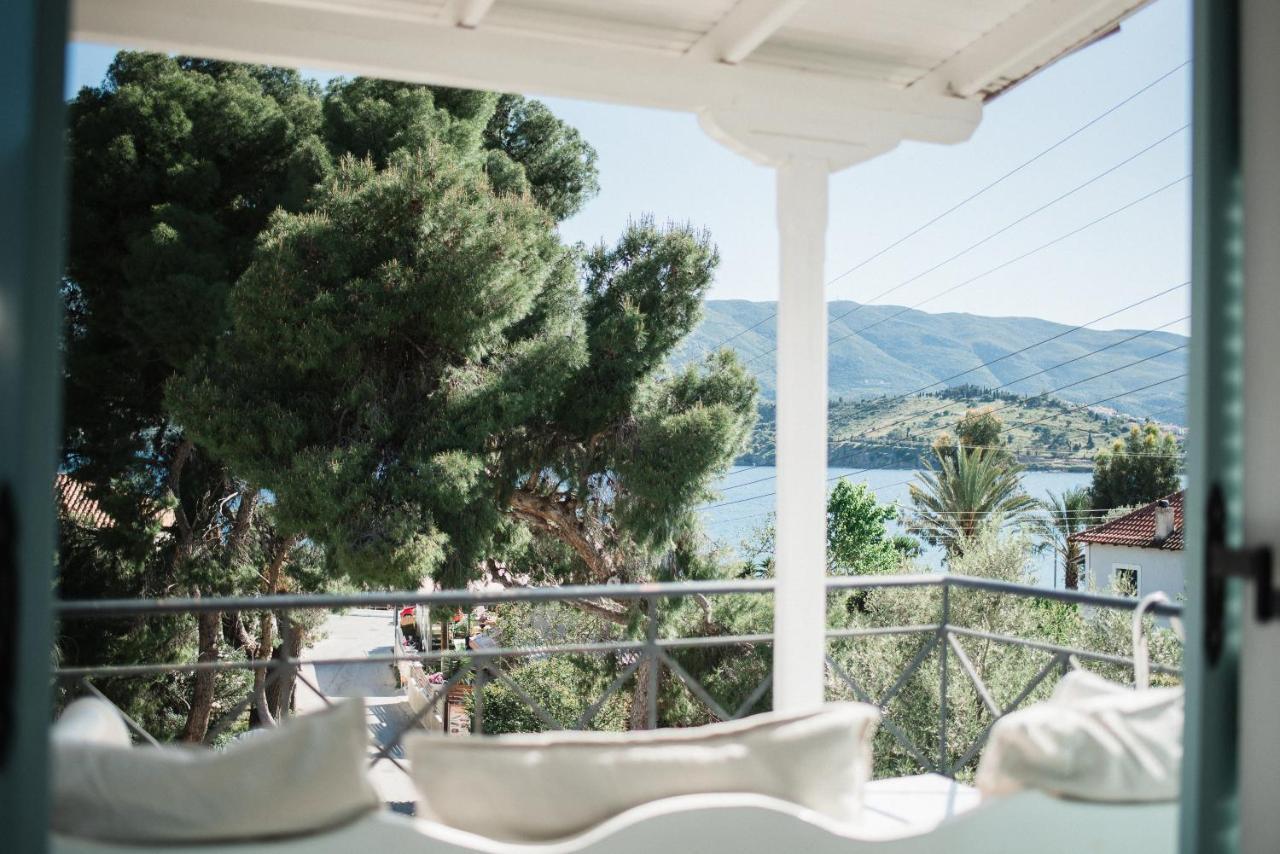 Odyssey Suites Poros Town Eksteriør bilde