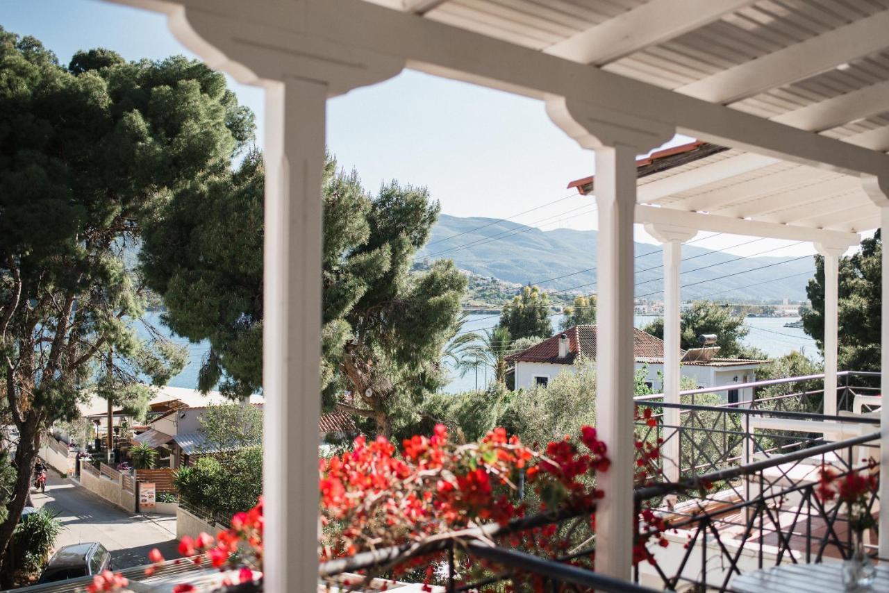 Odyssey Suites Poros Town Eksteriør bilde